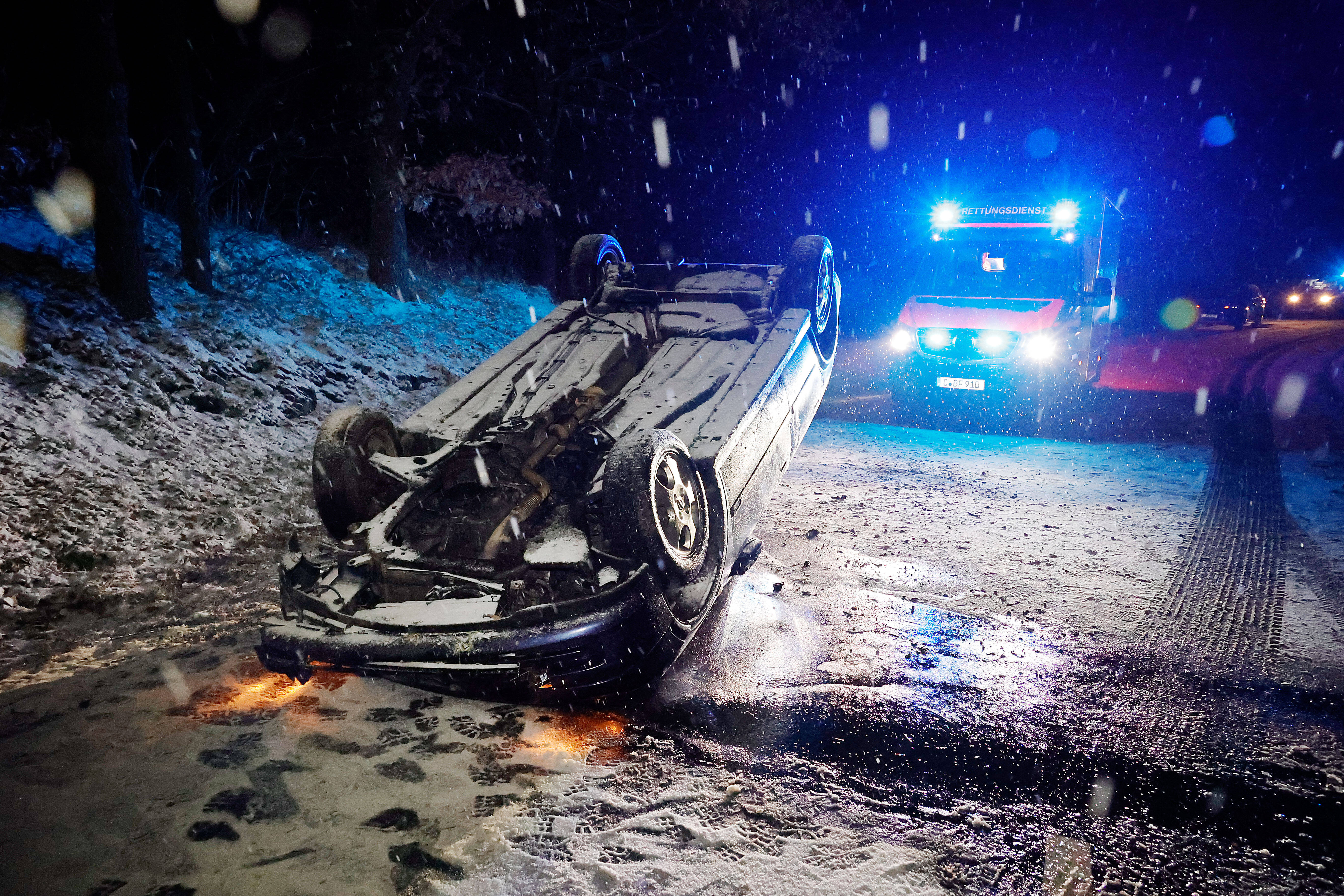 Winteralarm auf den Straßen! 220 Unfälle in kürzester Zeit - Verkehrslage sehr angespannt!