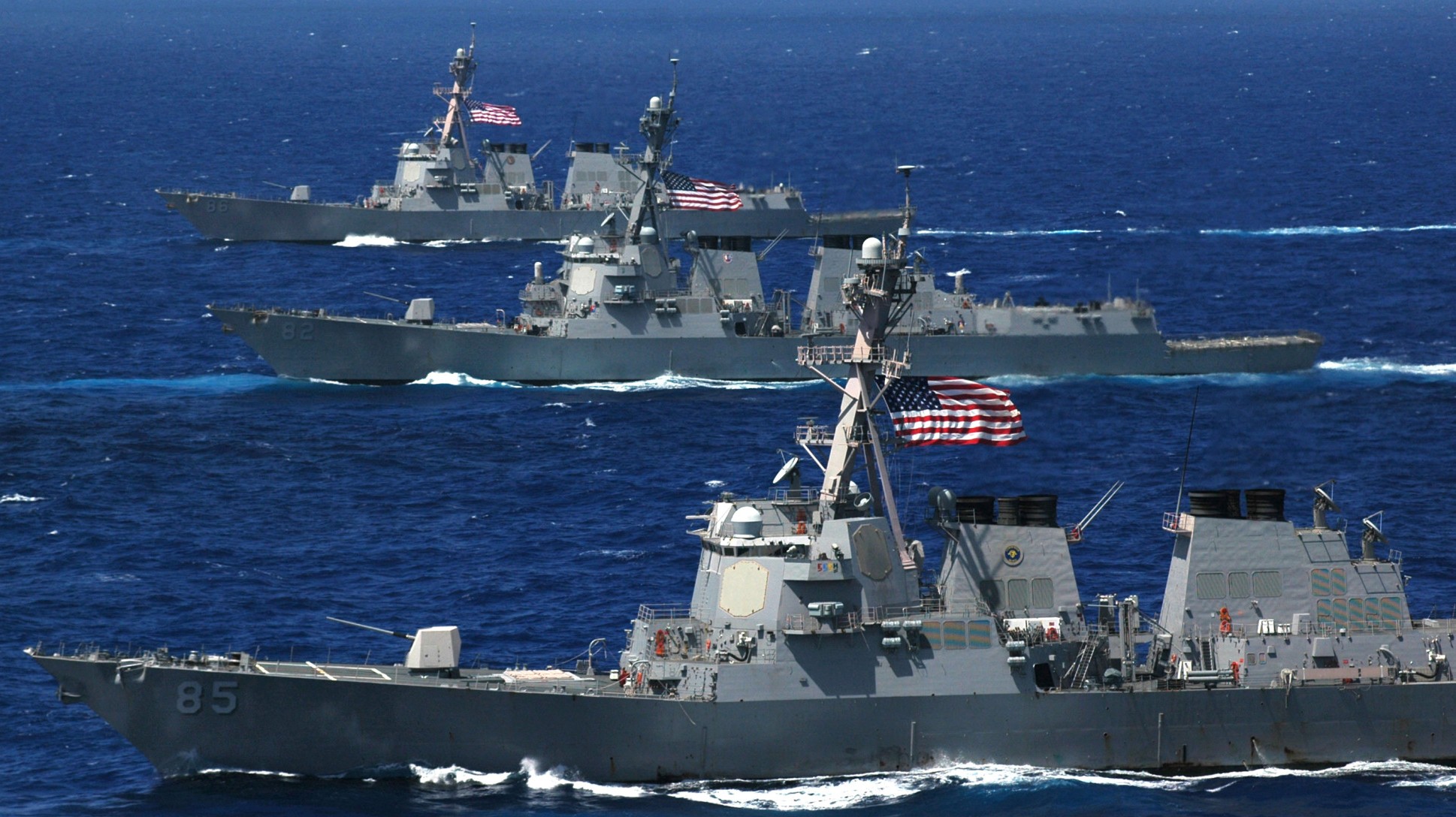 China versetzt Militär in "höchste Alarmbereitschaft"! US-Kriegsschiff durchquert Straße von Taiwan