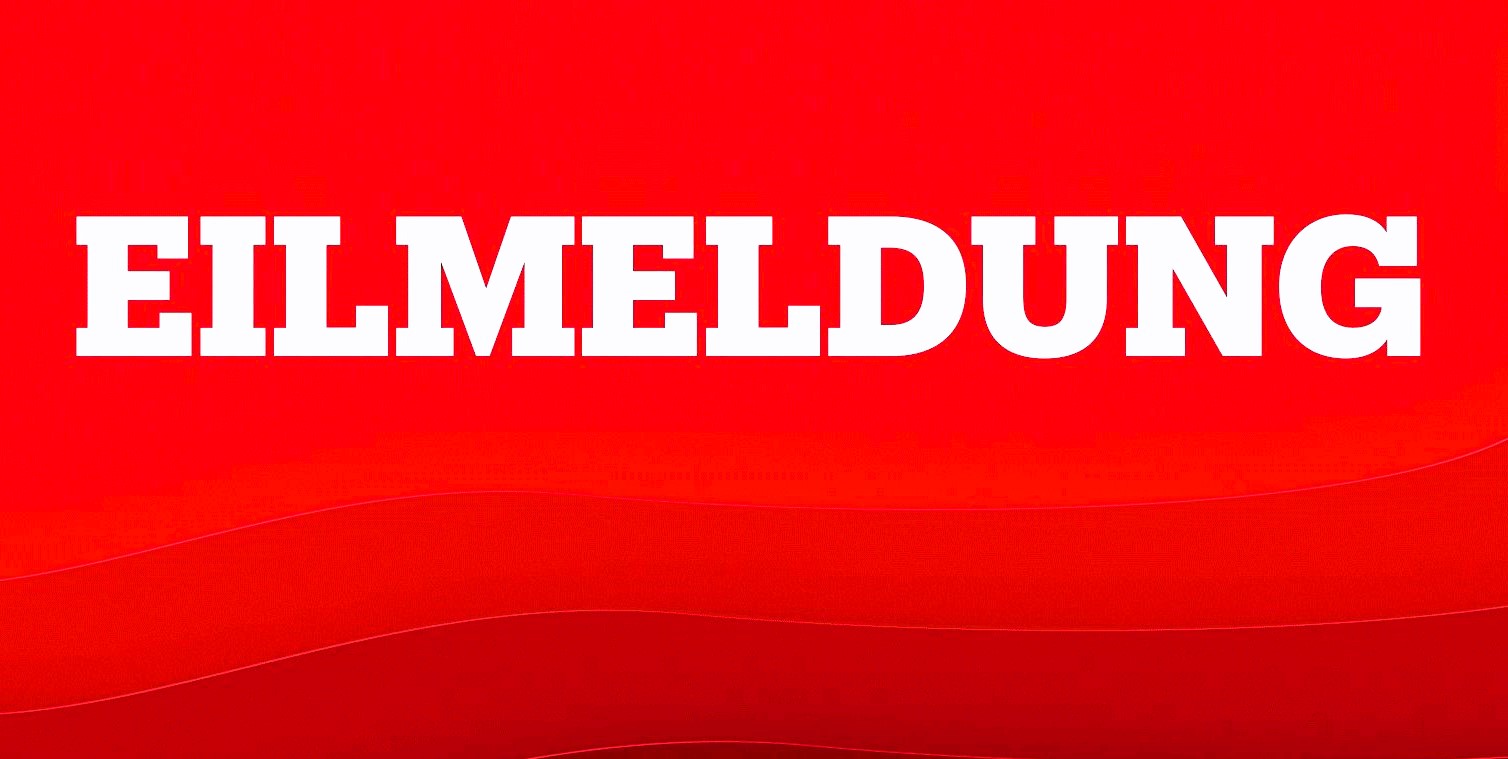 Kleinflugzeug stürzte mitten in ein Wohngebiet! Rettungskräfte vor Ort