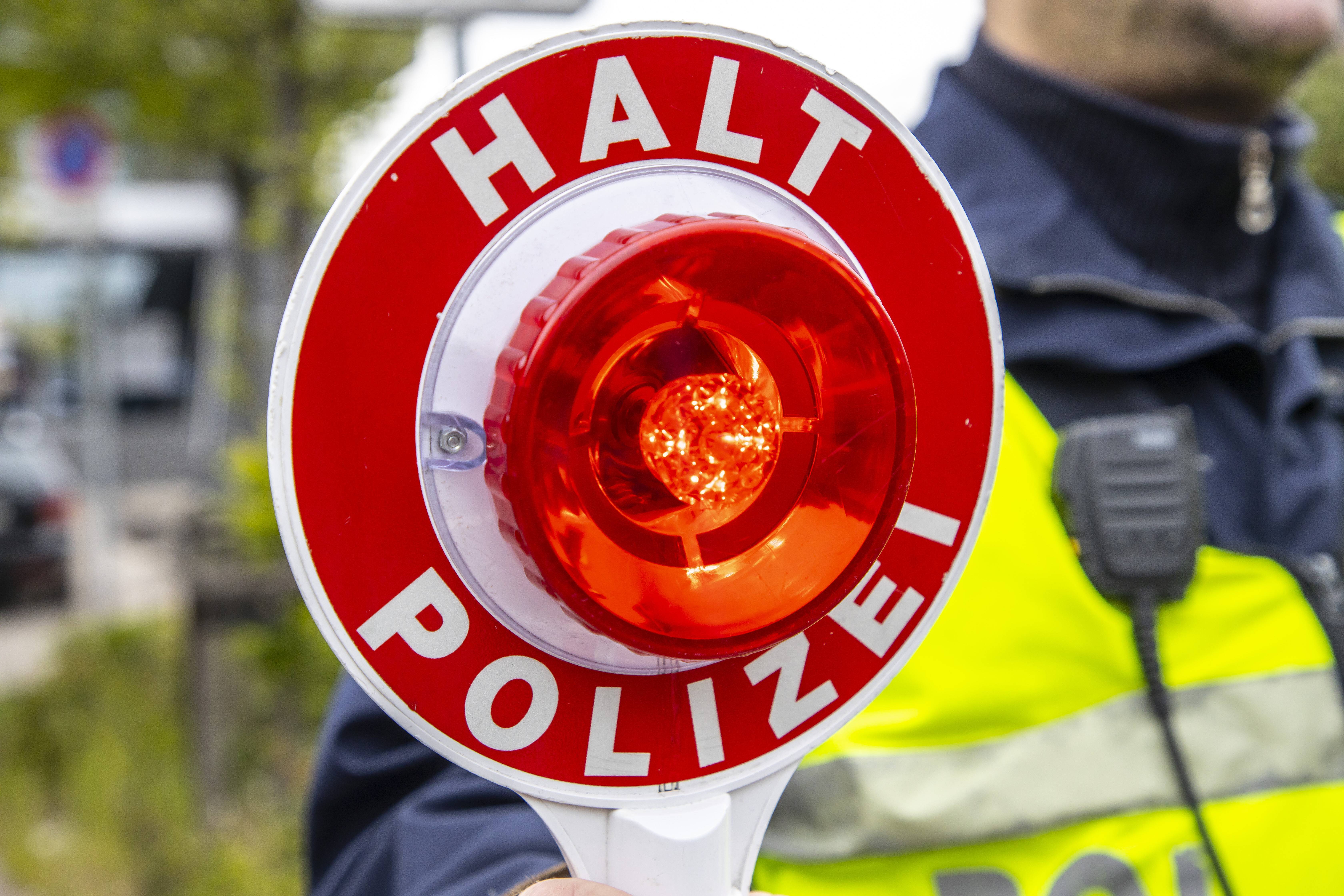 Unglaublicher Vorfall an Münchner Universität - Sohn eines Politikers kommt mit Waffe in die Vorlesung