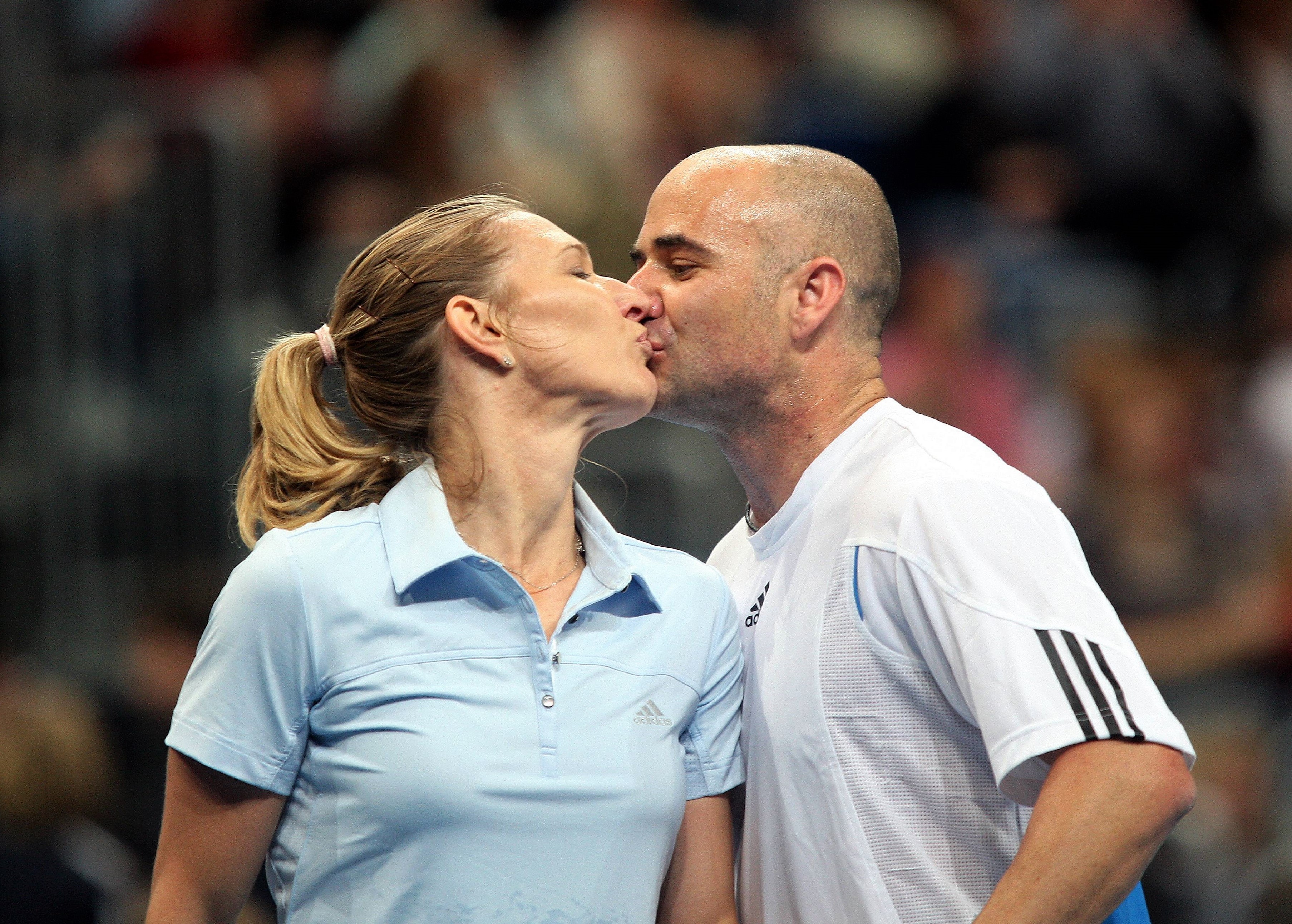 Familientragödie bei Steffi Graf und Andre Agassi - täglich Schmerzen und Medikamente!